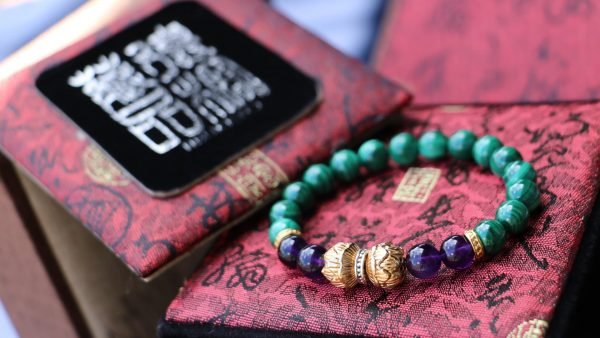 台灣德榕藏品｜原礦無染色孔雀石手珠8mm圓珠｜黃銅蓮花造型