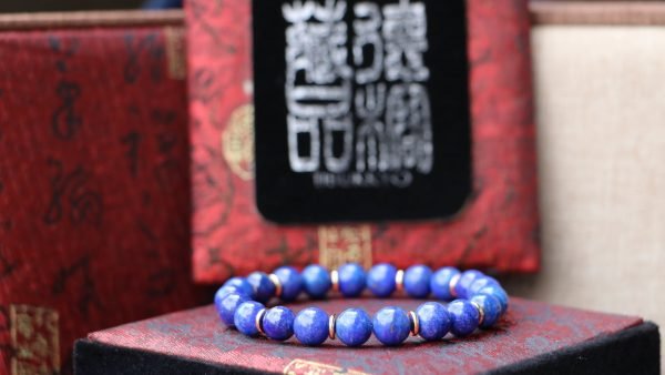 台灣德榕藏品｜原礦無染色青金石手珠8mm｜黃銅隔片｜少金白微多