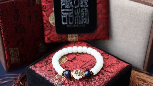 台灣德榕藏品｜高拋白玉菩提根7x9mm桶珠｜白玉菩提根雕刻牌｜藍砂石