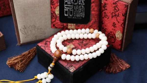 台灣德榕藏品｜高拋白玉菩提根蘋果圓珠手持型54顆｜六道木佛頭