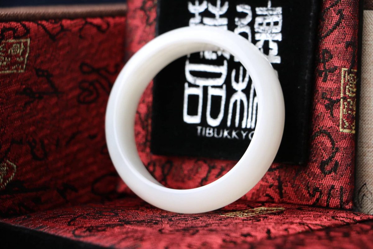 TIBUKKYO Taiwan Derong Collection｜Full Jade Tridacna Bracelet｜Light-transmitting Tridacna Texture｜54cm Inner Diameter｜Thickness 7.4mm｜Width 15.5mm
