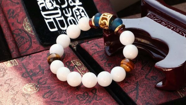 台灣德榕藏品｜半玉化硨磲手珠10mm圓珠｜黃銅六字箴言隔珠｜藍琉璃隔片