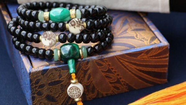 TIBUKKYO台灣德榕藏品｜精品印尼料椰蒂8x6mm桶珠108顆｜孔雀石佛頭｜流蘇款｜白玉彫刻牌