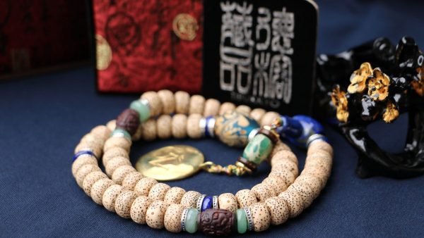 台湾大龍コレクション｜3A+ 星月菩提樹 12x8mmバケツビーズ 54粒 手持ち｜真鍮製九宮八卦牌