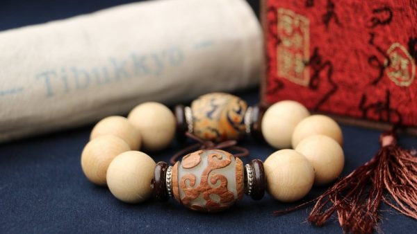 ガジュマルコレクション｜新種六道木18mm手数珠タイプ｜白玉菩提樹根彫り吉祥雲龍房