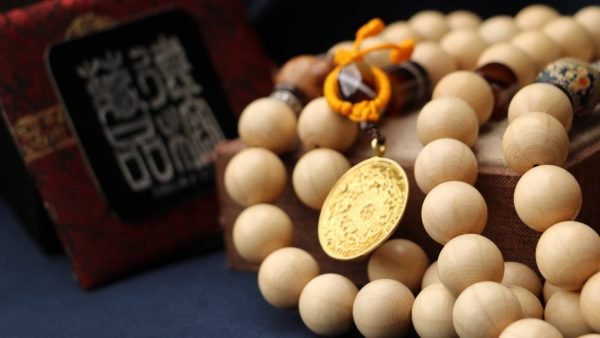 台灣德榕藏品｜精工新籽六道木12mm圓珠108顆｜黃銅九宮八卦牌