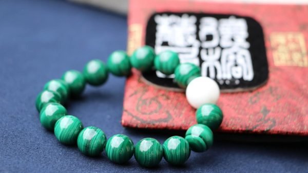 台灣德榕藏品｜原礦無染色孔雀石手珠10mm｜硨磲隔珠