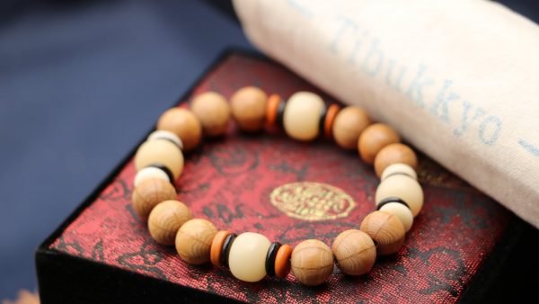 台灣德榕藏品｜精工老料滿花六道木8mm手珠型｜白玉菩提根隔珠