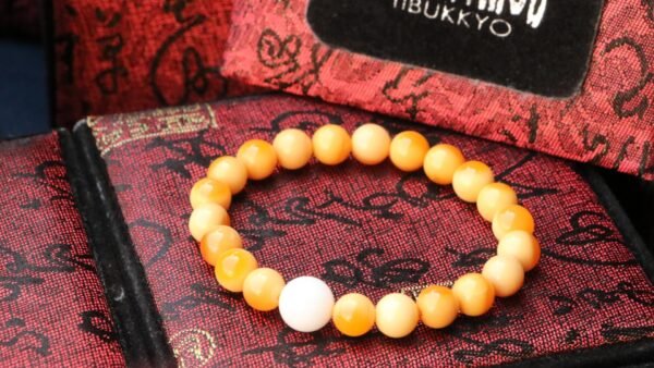 台灣德榕藏品｜蜜蠟色緬甸黃玉手珠 8mm圓珠｜玉化硨磲隔珠