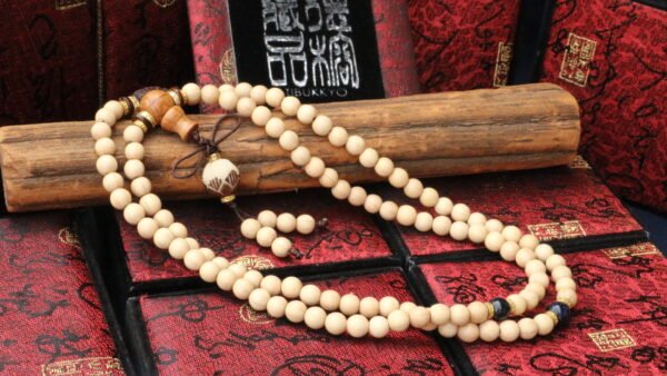 TIBUKKYO台灣德榕藏品｜新籽六道木6-7mm圓珠108顆｜紅檀木隔珠｜藍砂石隔珠