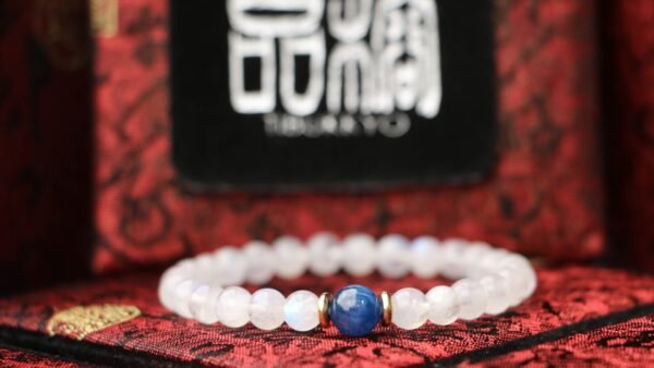 台灣德榕藏品｜原礦無染色白月光石手珠6mm圓珠｜原礦藍晶石隔珠