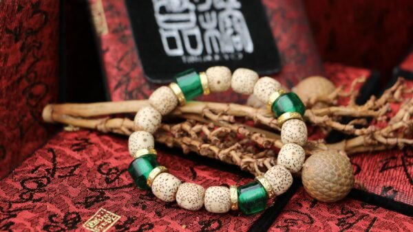 台灣德榕藏品｜A++星月菩提手珠10x10mm鼓珠｜綠琉璃隔珠