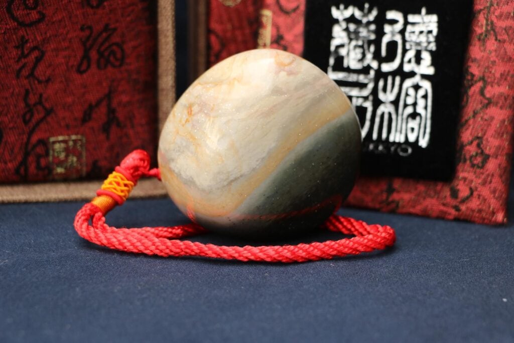 Taiwan Derong Collection｜Raw Alxa Agate Pendant (Width 64cm X Height 66cm X Thickness 35cm)