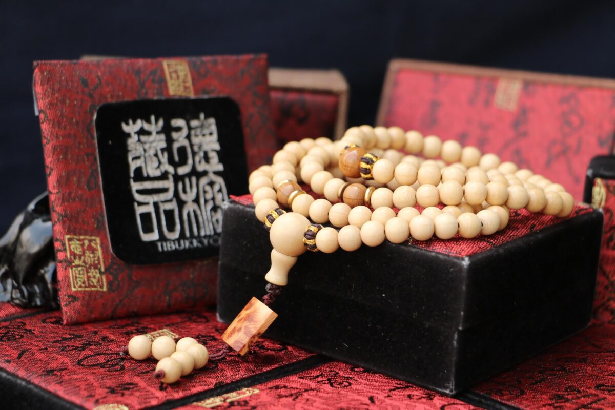 Taiwan Derong Collection｜Xinzi Seiko Liudaomu 8mm 108 round beads｜Yabaiyan flower and wood brand
