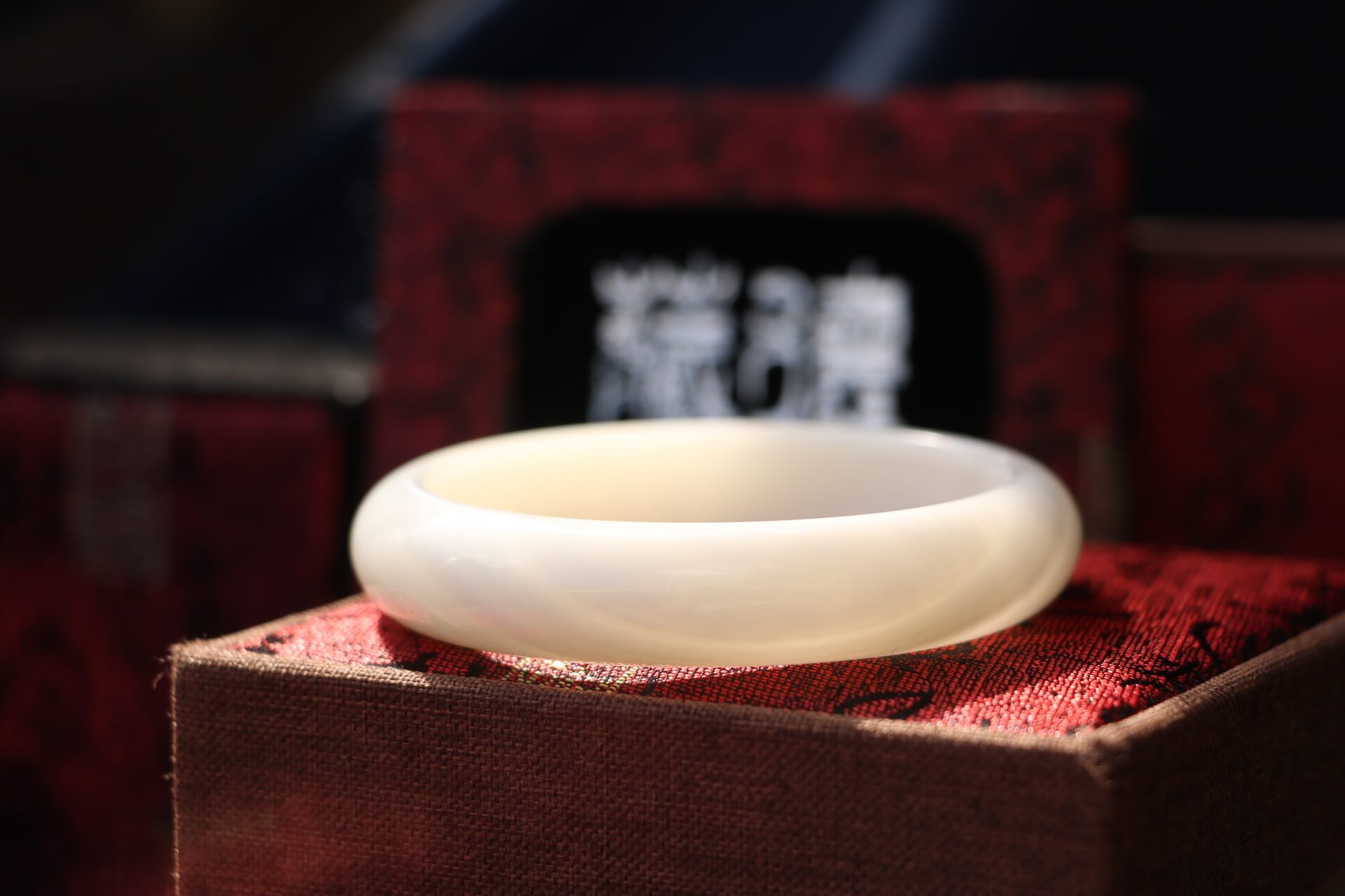 TIBUKKYO Taiwan Derong Collection｜Full Jade Tridacna Bracelet｜Translucent and Visible Tridacna Texture｜Width 13.8mm X Thickness 7.6mm