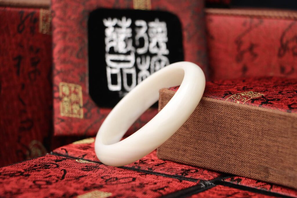 TIBUKKYO Taiwan Derong Collection｜Full Jade Tridacna Bracelet｜Translucent and Visible Tridacna Texture｜Width 13.8mm X Thickness 7.6mm