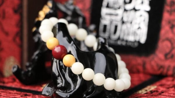 TIBUKKYO台灣德榕藏品｜台灣德榕藏品｜白玉菩提根8mm圓珠｜硃砂隔珠｜緬甸黃玉隔珠