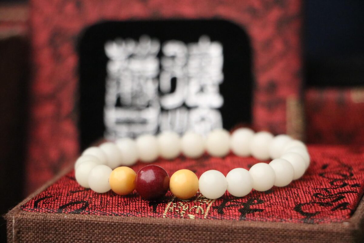 TIBUKKYO Taiwan Derong Collection｜Taiwan Derong Collection｜White Jade Bodhi Root 8mm Round Beads｜Cinnabar Beads｜Myanmar Topaz Beads