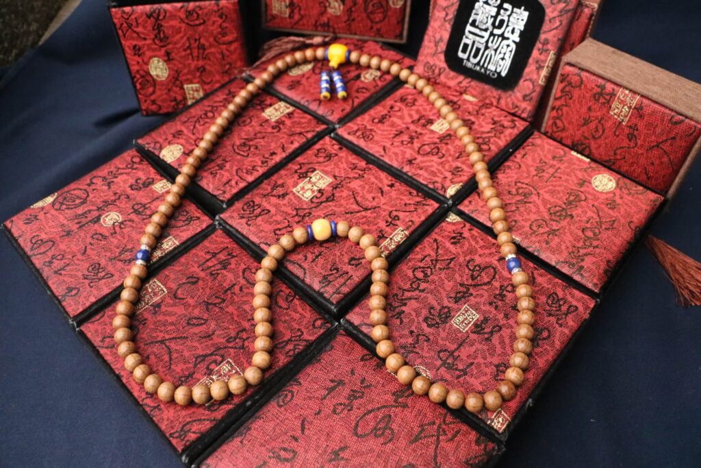 TIBUKKYO Taiwan Derong Collection｜Special Seiko old materials full of flower six-door wood 8mm 108 pieces｜Raw ore lapis lazuli beads｜Topical chalcedony Buddha head