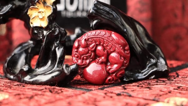 台灣德榕藏品｜原礦紫金砂硃砂貔貅抱珠吊墜｜32mmX33.6mmX10.3mm