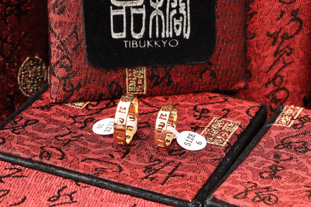 台灣德榕藏品|鈦鋼鏤空六字真言戒指|六字大明咒戒指