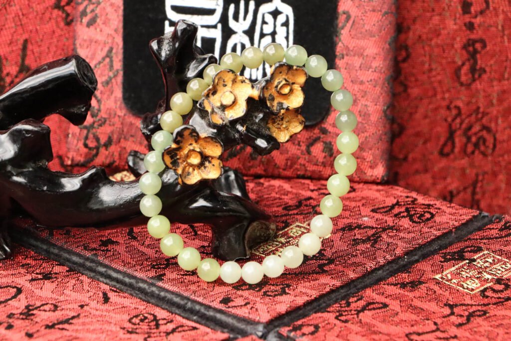 台灣德榕藏品｜原礦天然多寶和闐玉手珠 6mm｜和田玉青玉