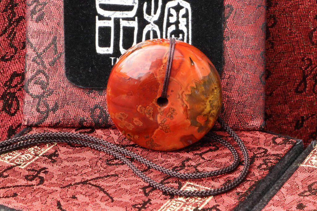 台灣德榕藏品|原礦戰國紅瑪瑙平安扣吊墜|43.8mm x 17.2mm