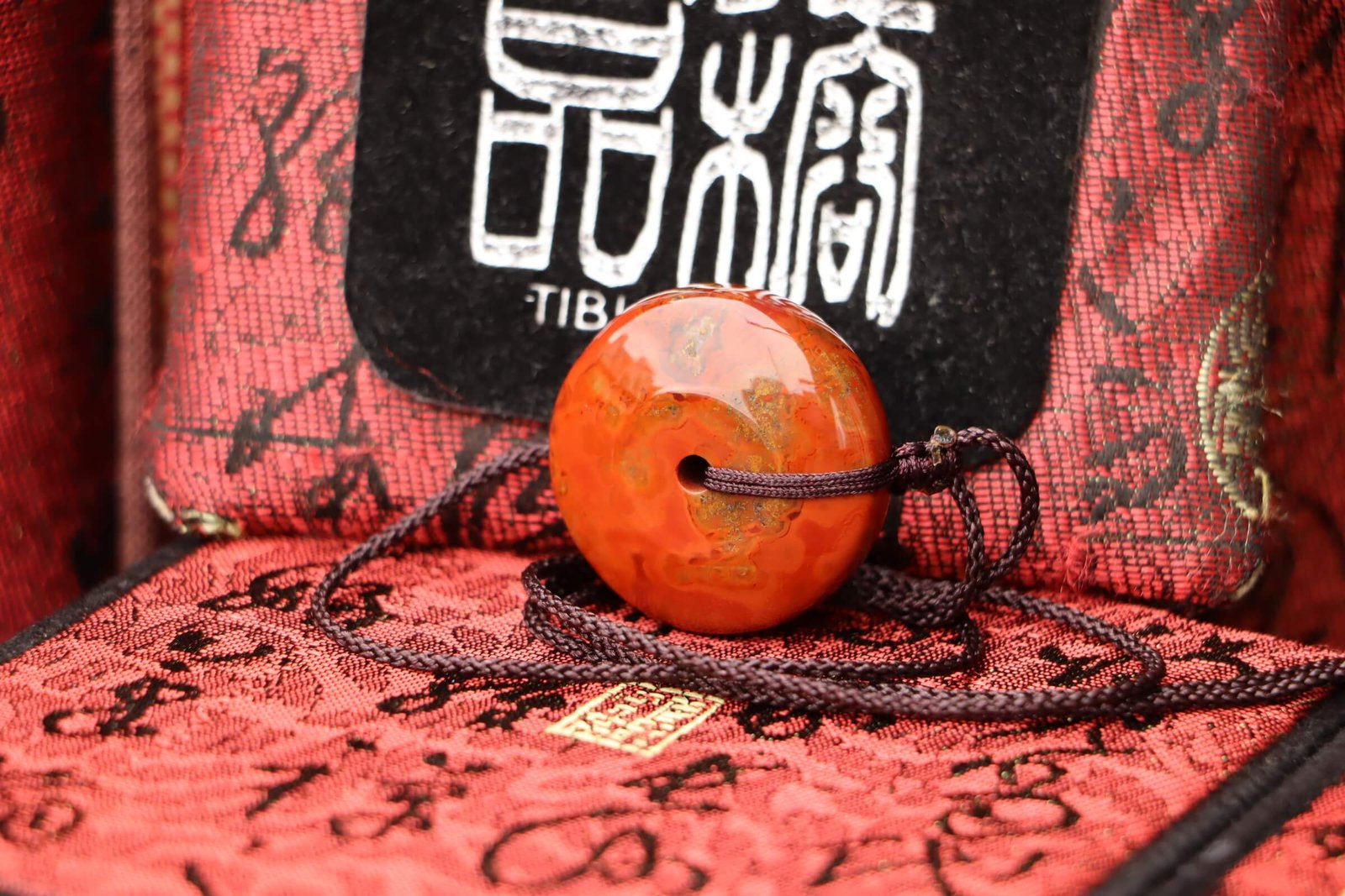 台灣德榕藏品|原礦戰國紅瑪瑙平安扣吊墜|29.6mm直徑 x 13mm厚度