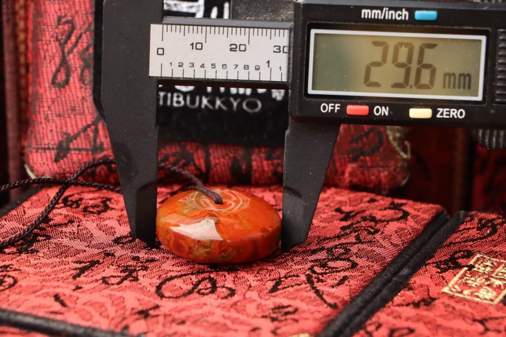 台灣德榕藏品|原礦戰國紅瑪瑙平安扣吊墜|29.6mm直徑 x 13mm厚度