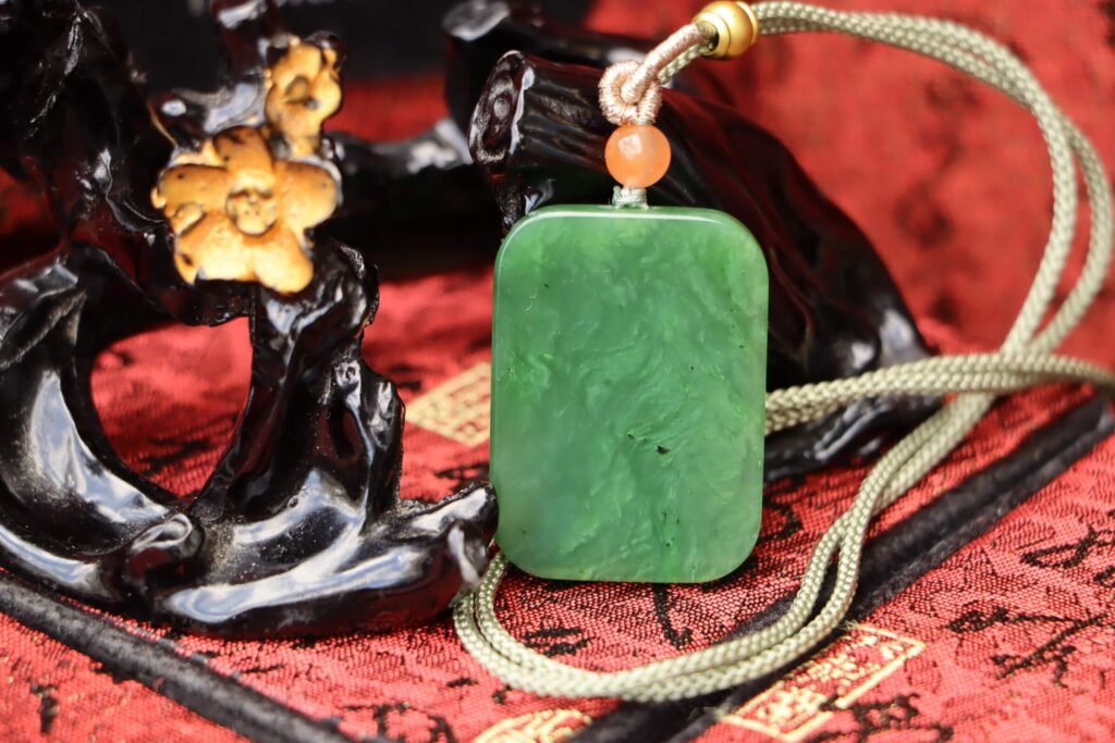 台灣德榕藏品｜原礦天然和闐玉平安牌｜碧玉平安牌長35.8x寬26.1x高4.4mm