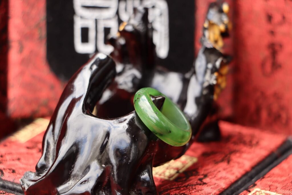 台灣德榕藏品｜原礦天然和闐玉戒指｜和田玉 碧玉戒指 直徑19.3mm x 高7.5mm