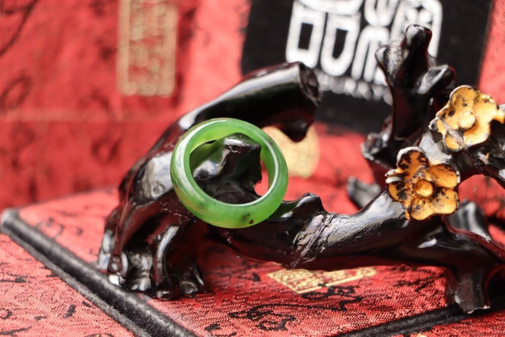 台灣德榕藏品｜原礦天然和闐玉戒指｜和田玉 碧玉戒指 直徑19.3mm x 高7.5mm